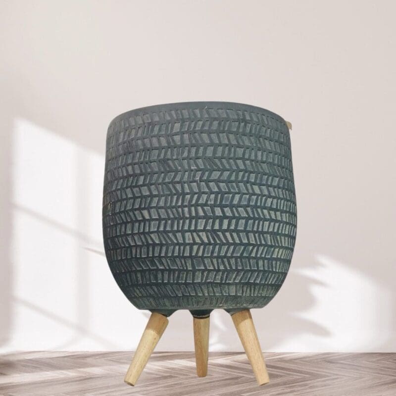 Nuovo fibre Pot with Wooden Legs - Image 6