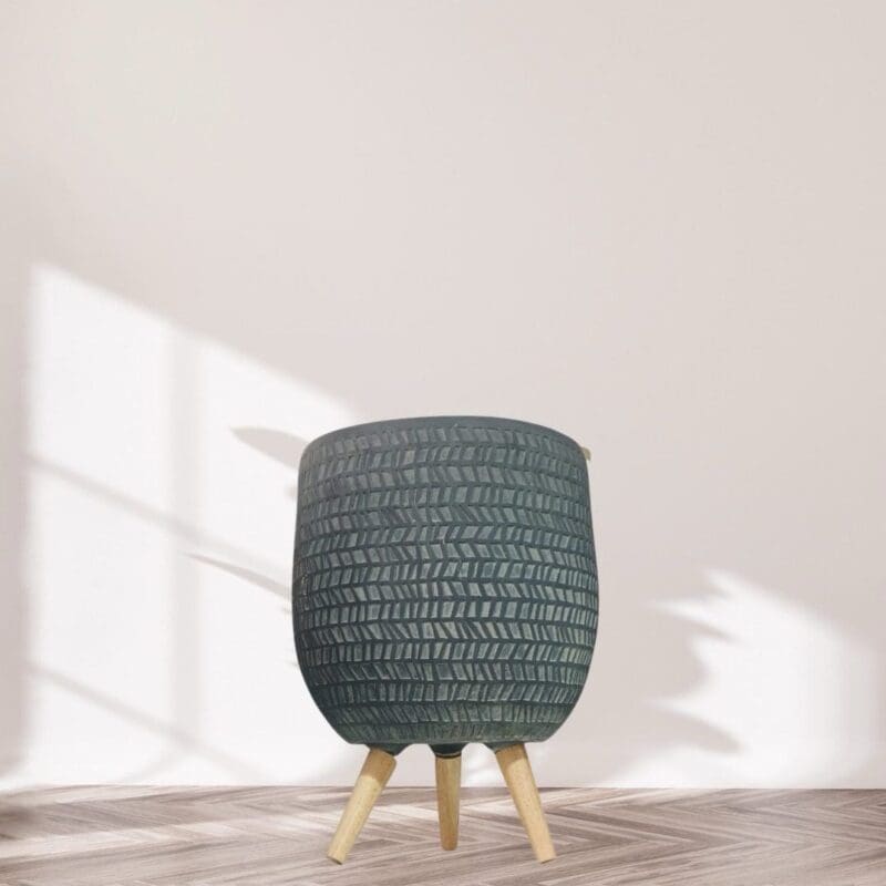 Nuovo fibre Pot with Wooden Legs - Image 5