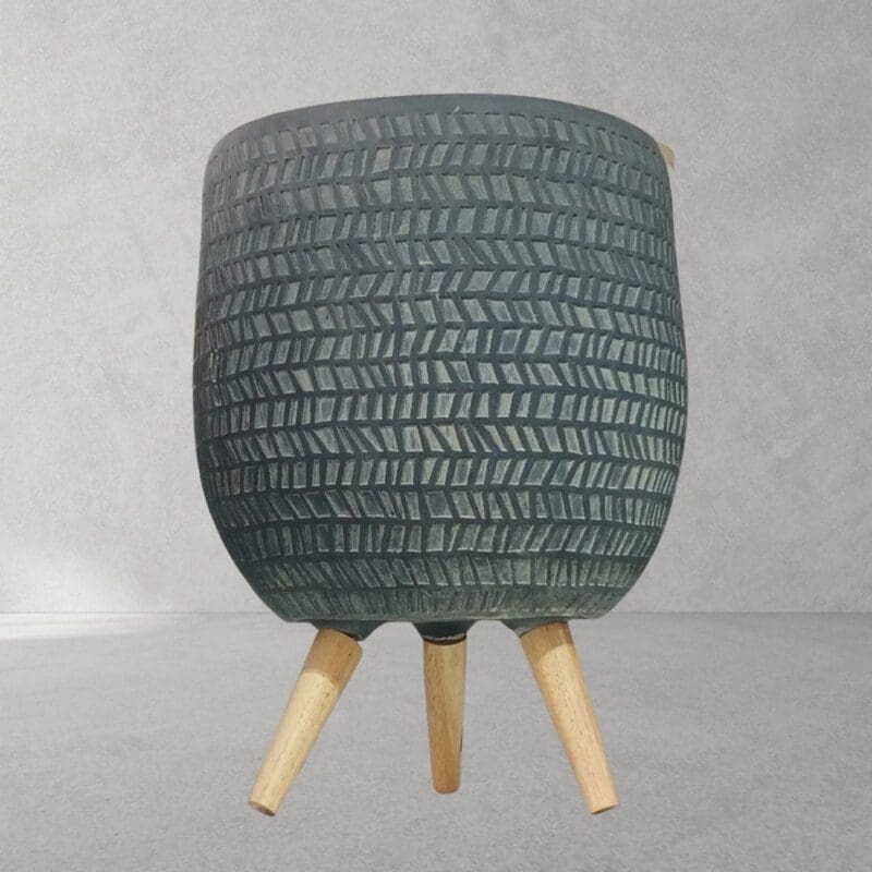 Nuovo fibre Pot with Wooden Legs - Image 4