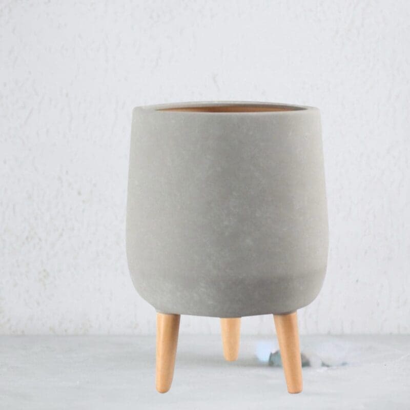 Grey fibre Pot with Wooden Legs
Medium size - Image 3